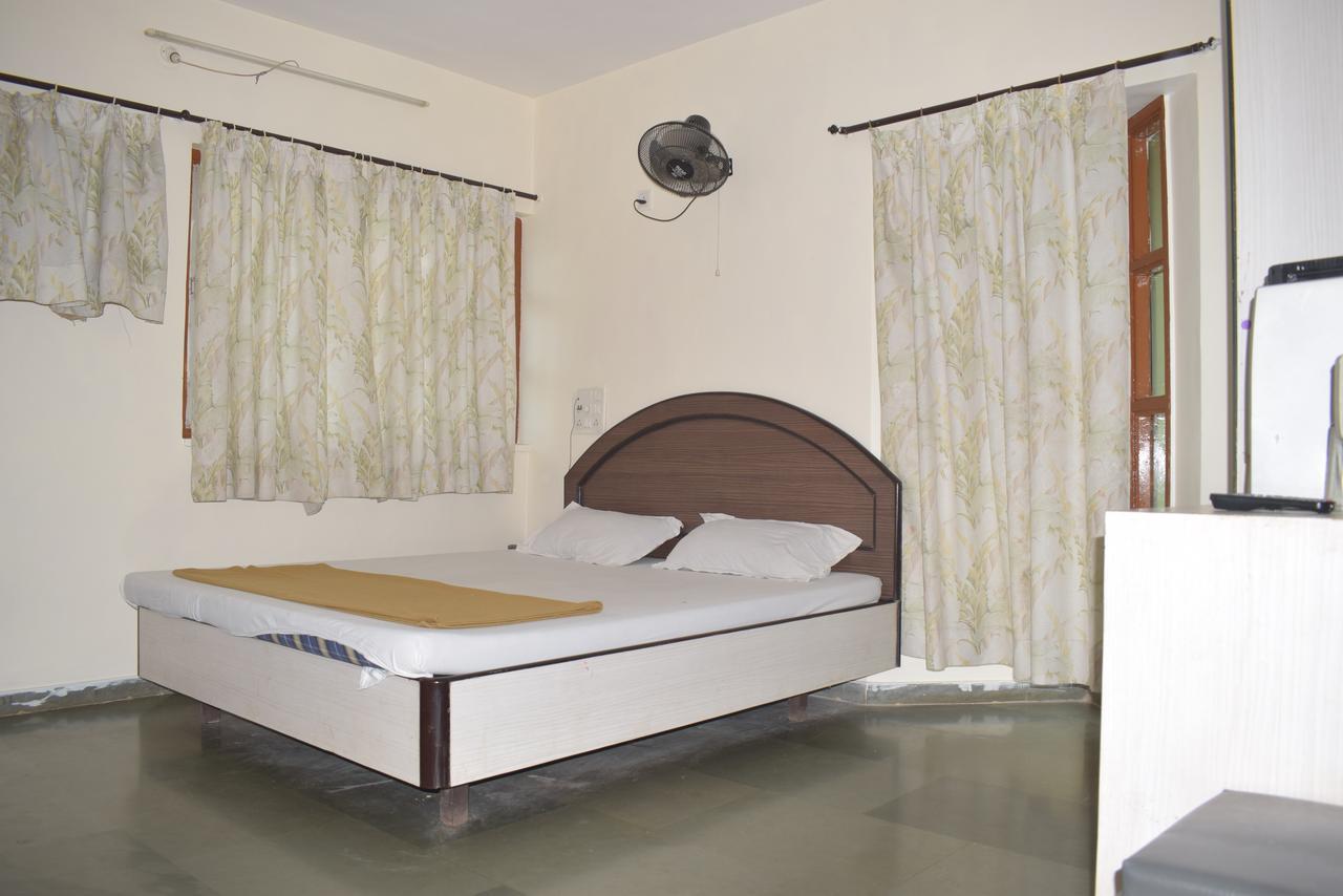 Hotel Guruji Alībāg Exterior foto